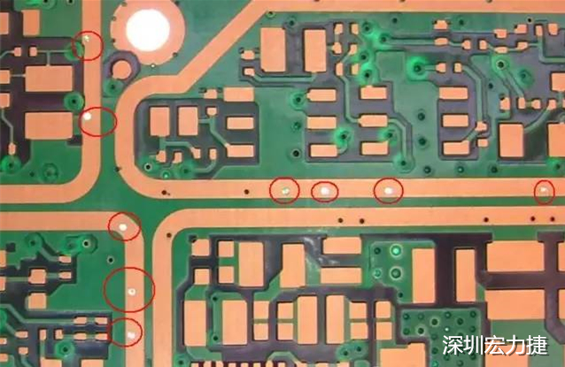 防止PCB過波峰焊時錫從導(dǎo)通孔貫穿元件面造成短路；特別是我們把過孔放在BGA焊盤上時，就必須先做塞孔，再鍍金處理，便于BGA的焊接。