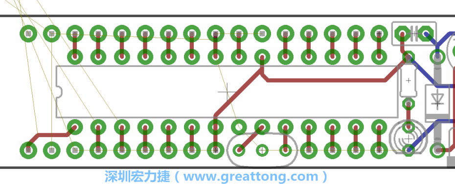 諧振器應(yīng)擺放在ATmega微控制器的針腳8、9和10旁邊，在共鳴器和微控制器中間的高頻信號線應(yīng)該要愈短愈好，此外，其它的信號線應(yīng)該要遠離這個區(qū)域且配置在諧振器的下方，這樣做是為了防止不必要的無線電波干擾。